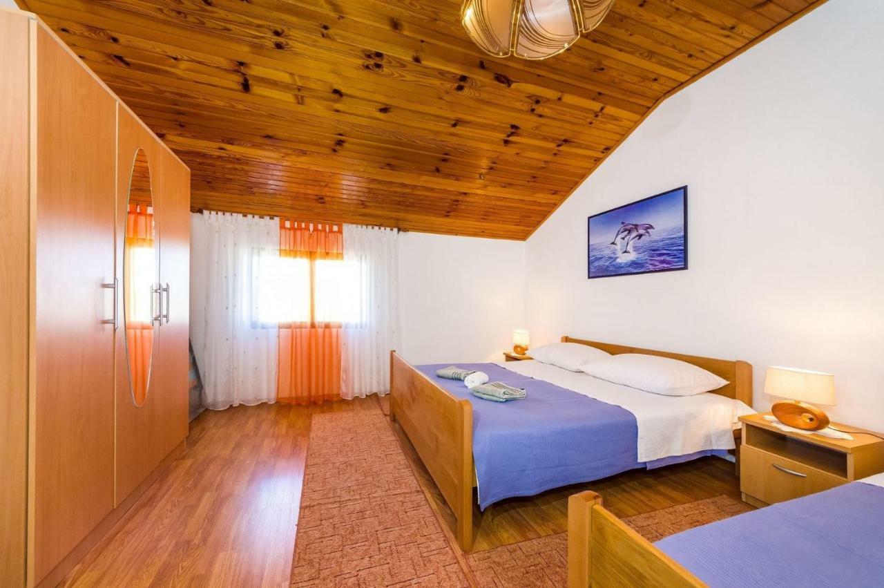 Apartment Matkos - With Garden And Terrace Nin Exterior foto