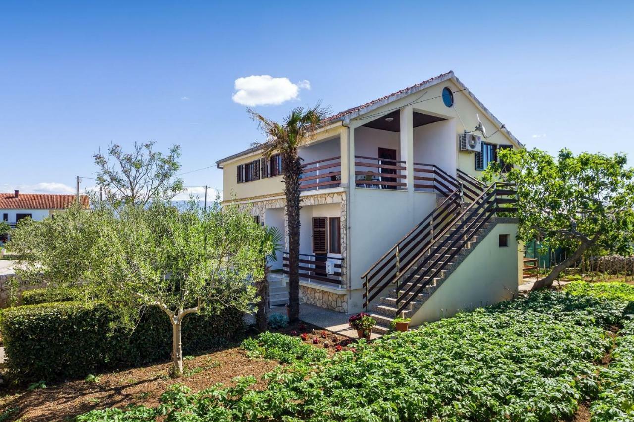 Apartment Matkos - With Garden And Terrace Nin Exterior foto
